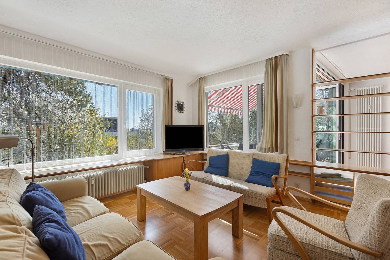 Ganze Wohnung, Ferienwohnung 'Hegaudomizil' mit privater Terrasse, privatem Garten und Wi-Fi in Engen, Hegau