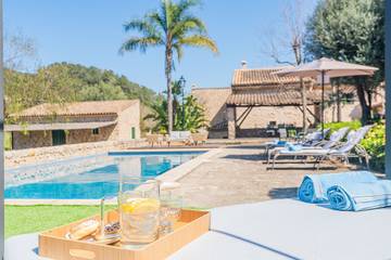 Villa in Torrent de la Vall d'en Marc, Pollença für 8 