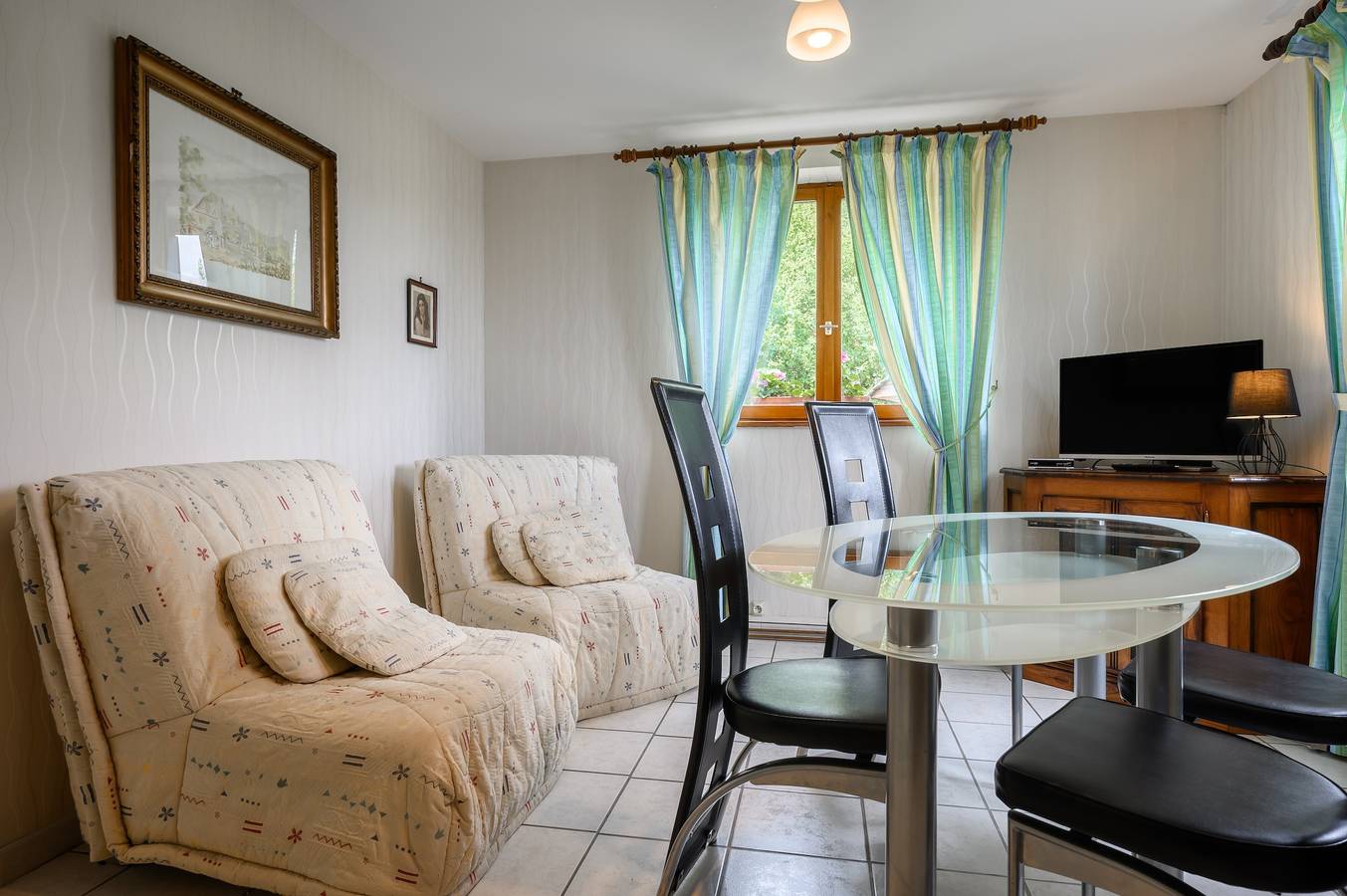 Appartement entier, Appartement « Le Cerisier - Gîte Les 4 Vents » avec vue sur la montagne, terrasse partagée et Wi-Fi in Thannenkirch, Parc naturel régional des Ballons des Vosges