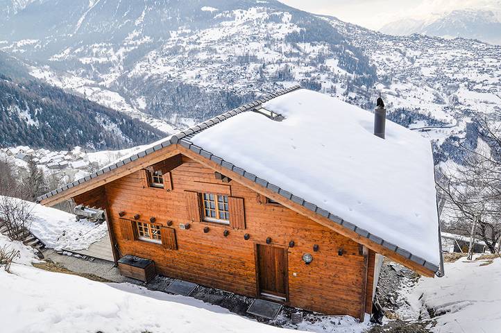 Ferienhaus für 12 Personen, mit Balkon und Ausblick in der Schweiz