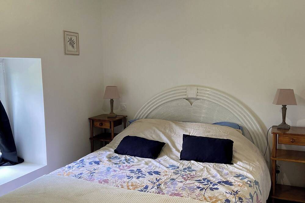Maison ancienne, au cœur de la nature et a proximité des plages in Poiroux, Vendée