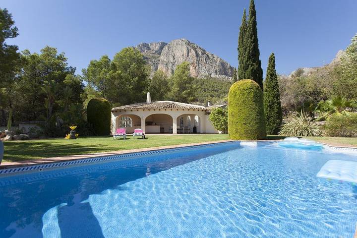 Chalet para 6 personas, con piscina además de vistas al mar y jardín - 1