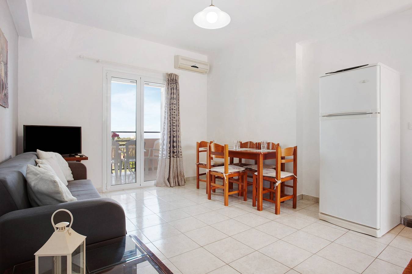 Entire apartment, Holiday Apartment "Yiannis Superior Apartment" with Sea View, Wi-Fi & Garden in Planos, Zakynthos