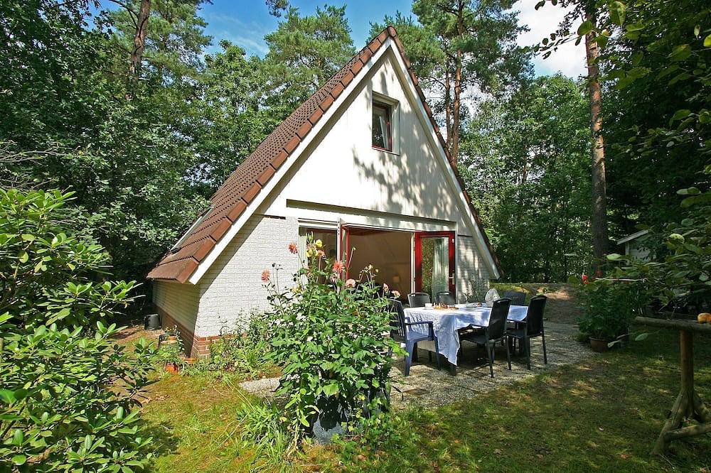 Vakantiehuis in Nunspeet bij bos in Nunspeet, Veluwe