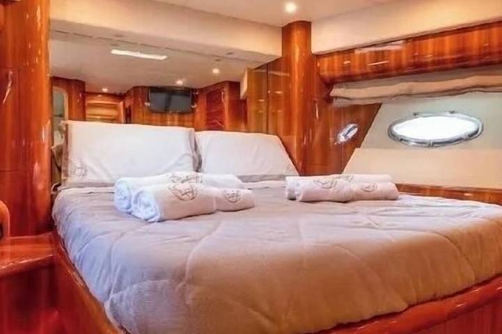 Péniche pour 10 personnes, animaux acceptés dans Port Pierre Canto Cannes - 2
