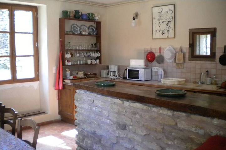 Gîte pour 8 personnes, avec jardin à Saint-Pantaléon - 2