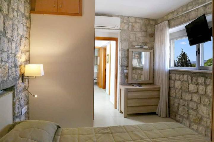 Villa Luciana - Private Pool, BBQ, WiFi & AC in Pefki, Rhodos