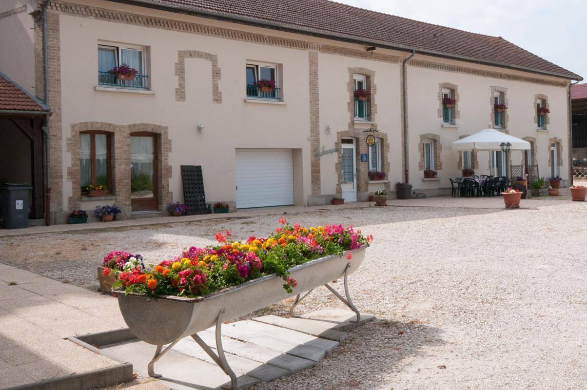 Gîte für 12 Personen mit Terrasse in Marne