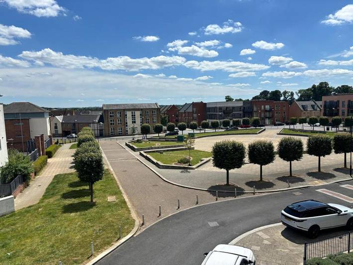 Apartment for 4 people, with Balcony and Terrace as well as View in Northampton