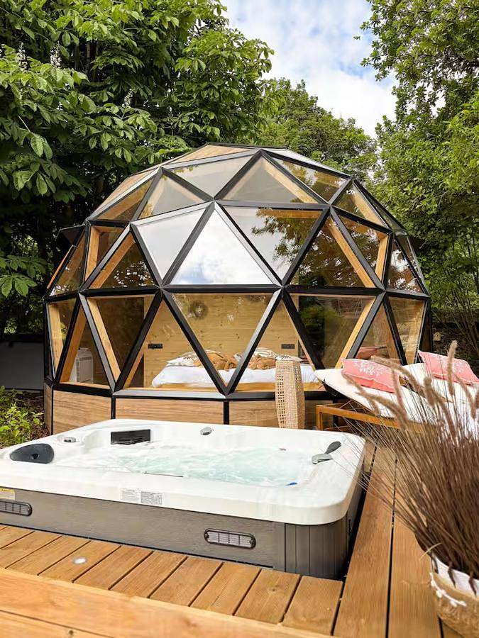 Gîte pour 2 personnes, avec jacuzzi et jardin