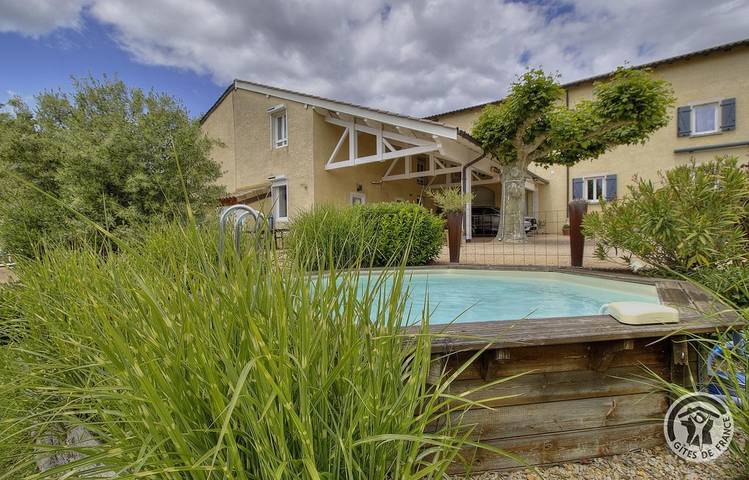 Gîte pour 3 personnes, avec jardin et piscine dans Beaujolais