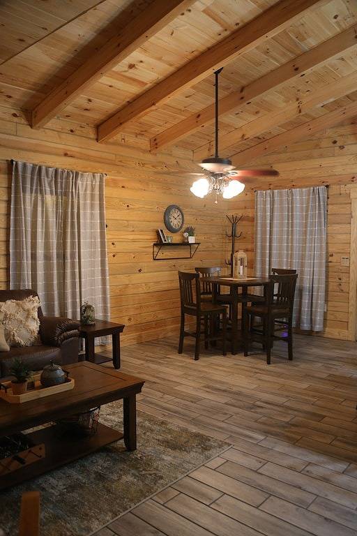 Modern Cabin on wooded 20 acres with scenic view in Lake Cumberland