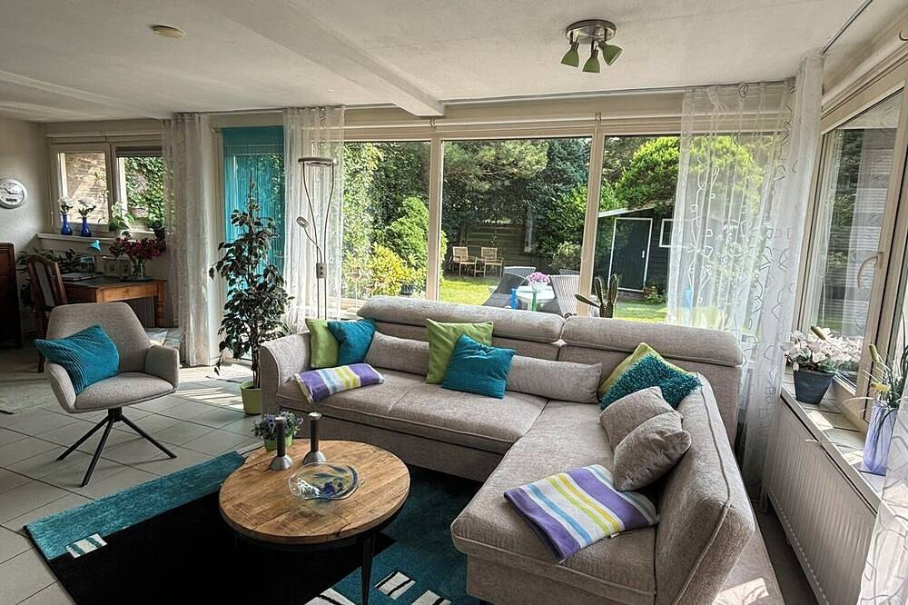 Wellnessoase aan Zee, Bungalow, 4 Bedden, Zonneterras, 10 Minuten Lopen Naar het Strand in Sint Maartensvlotbrug, Nederlandse Noordzeekust