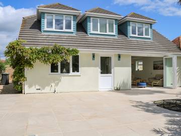 Holiday Rental for 8 People in Hayling Island, Havant, Photo 2