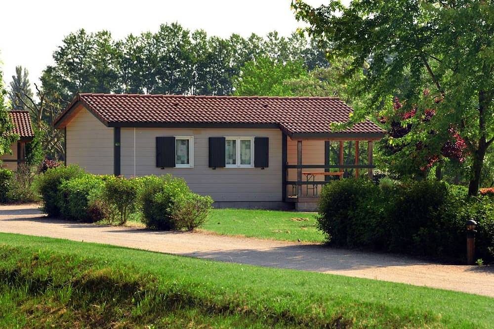 Chalet para 6 personas con terraza en Domaine du Lac de Champos in Saint-Donat-sur-l'Herbasse, Región de Valence