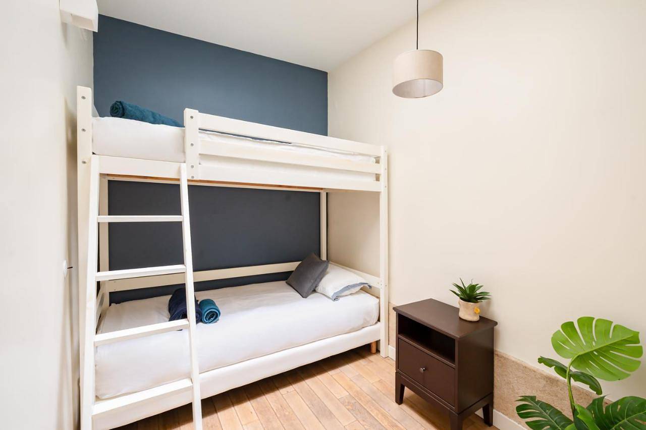 Appartement entier, Apartment in Paris, Île de France