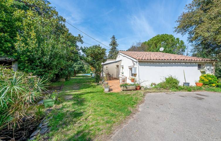 Appartement de vacances chic avec piscine et WiFi près de Saint-Chamas in Miramas, Côte méditerranéenne (France)