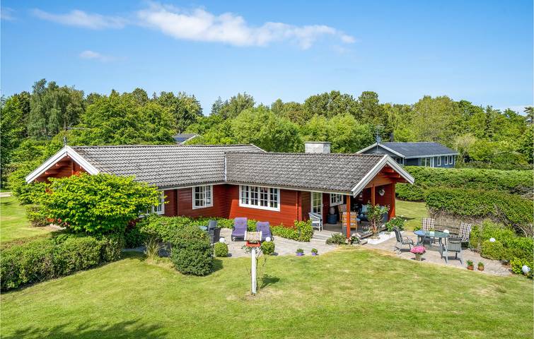 Ferieudlejning for 5 personer, med Terrasse og Have i Klint