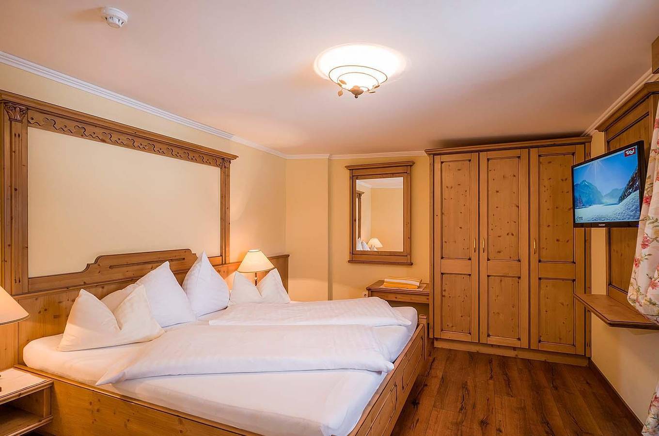 Doppelzimmer mit Balkon Fs in Maurach, Eben am Achensee