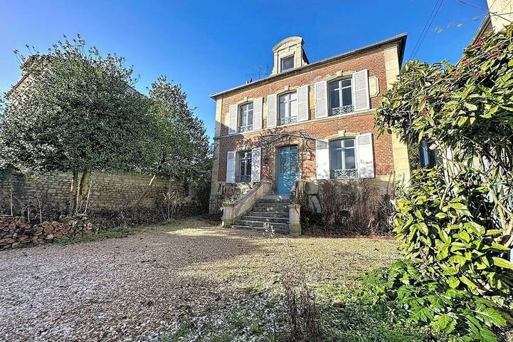 Location de vacances pour 8 personnes, avec terrasse et jardin à Précy-sur-Oise