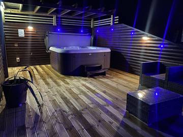 Chalet for 8 People in Cornwall, South West England, Photo 1