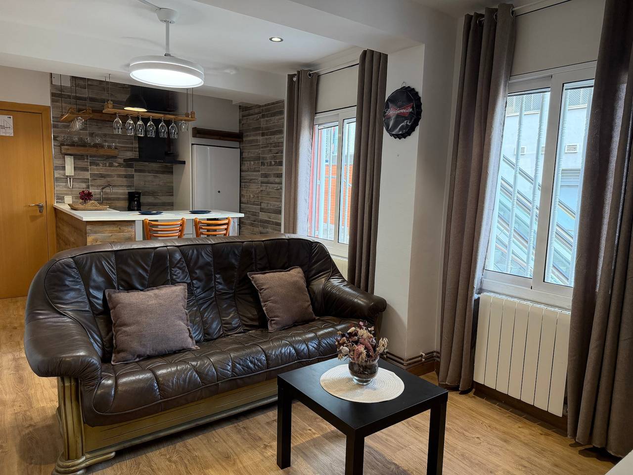 Appartement entier, Amplio apartamento al lado del Camp Nou in Hospitalet de Llobregat, L'Hospitalet de Llobregat
