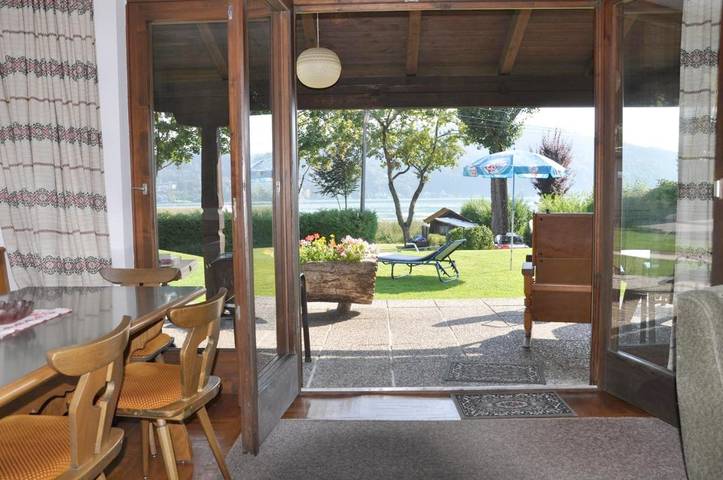 Ferienhaus für 4 Personen, mit Terrasse und Garten sowie Seeblick und Ausblick in Krumpendorf am Wörthersee