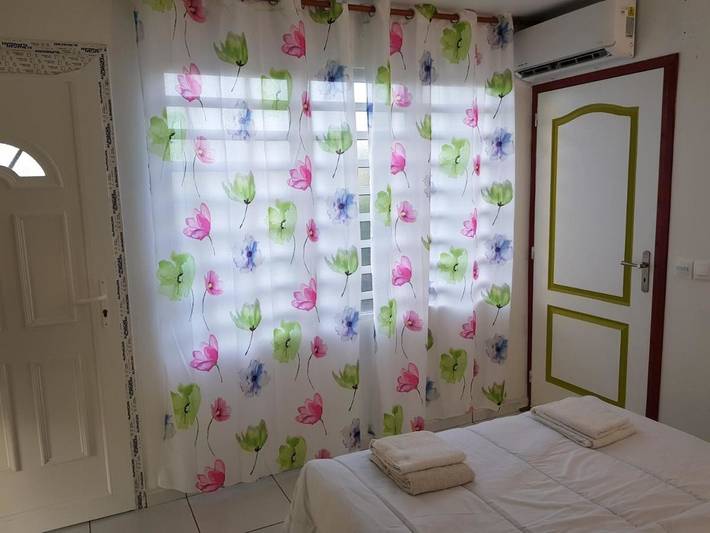 Chambre d’hôte pour 2 personnes, avec terrasse à Baie-Mahault - 3