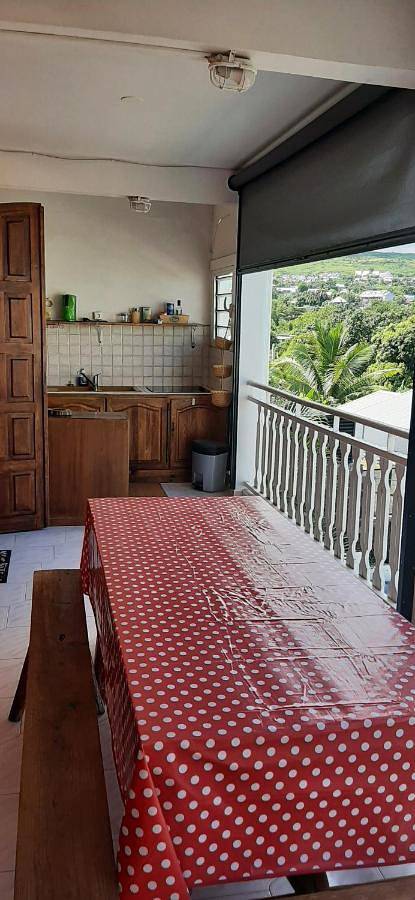 Gîte pour 4 personnes, avec balcon et vue dans Office De Tourisme De Saint Paul - 3