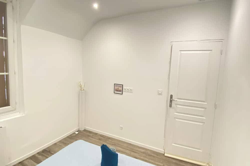 Grande Maison Spacieuse et Élégante Avec 3 Salons in Beauvais, Río Oise