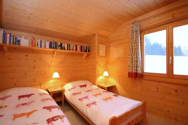 Gîte pour 8 personnes, avec jardin dans Champoussin - 4