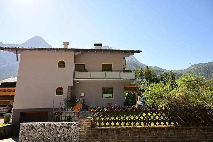 Ferienwohnung für 6 Personen, mit Balkon und Terrasse sowie Garten und Ausblick in Biberwier