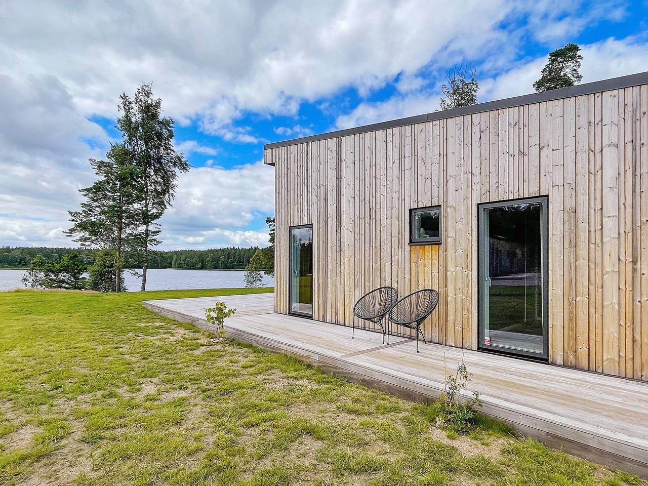 Geräumige Villa am See mit Sauna in Skyarp, Västergötland