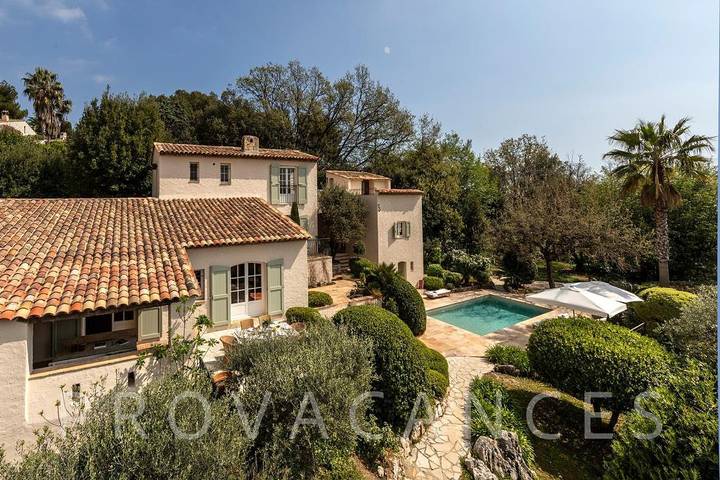 Villa pour 8 personnes, avec piscine et balcon/terrasse à La Colle-sur-Loup