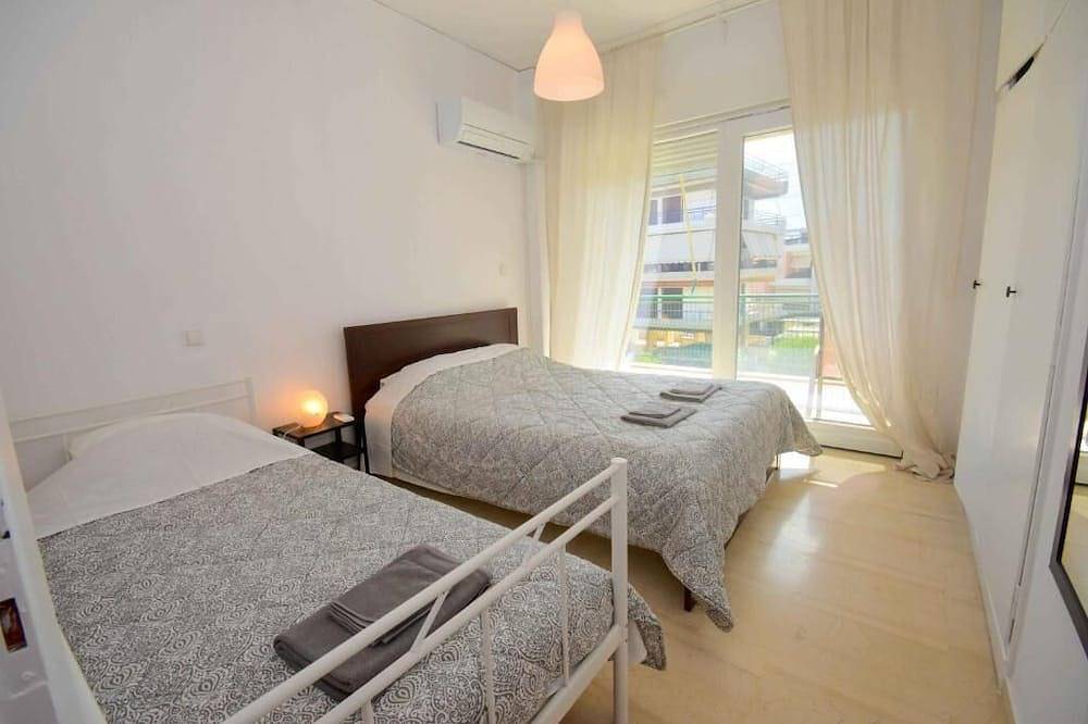 Ganze Wohnung, Eclectic Apartment with Stunning Seaview in Porto Rafti, Markopoulo-Mesogaia