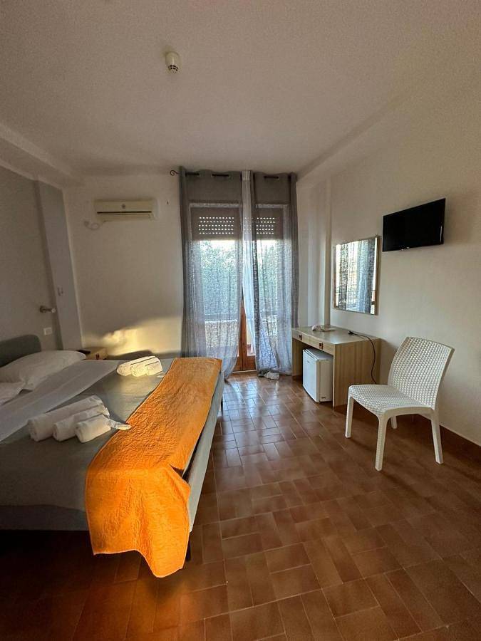 Hôtel pour 3 personnes, avec Terrasse et Jardin à Santa Marina - 2