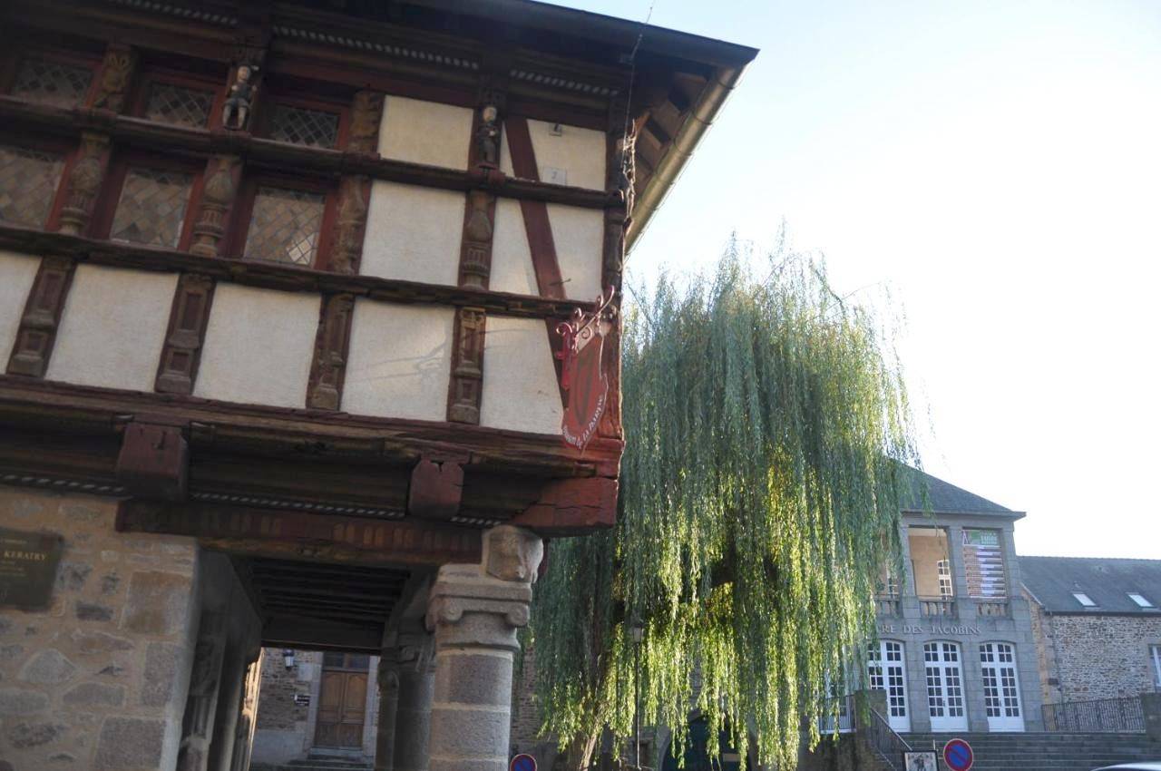 Cafe Hotel du Theatre in Dinan, Région de Dinan