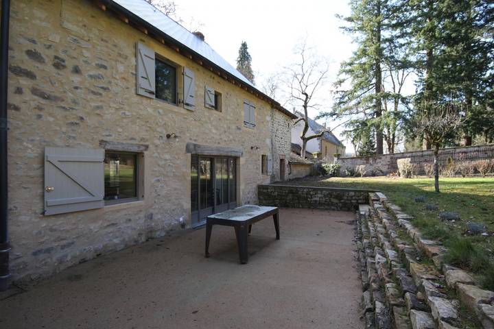 Gîte pour 6 personnes, avec terrasse et jardin à Martigny-le-Comte