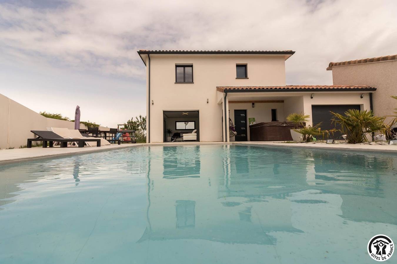 Gîte voor 6 personen met zwembad in Merville, Haute-Garonne