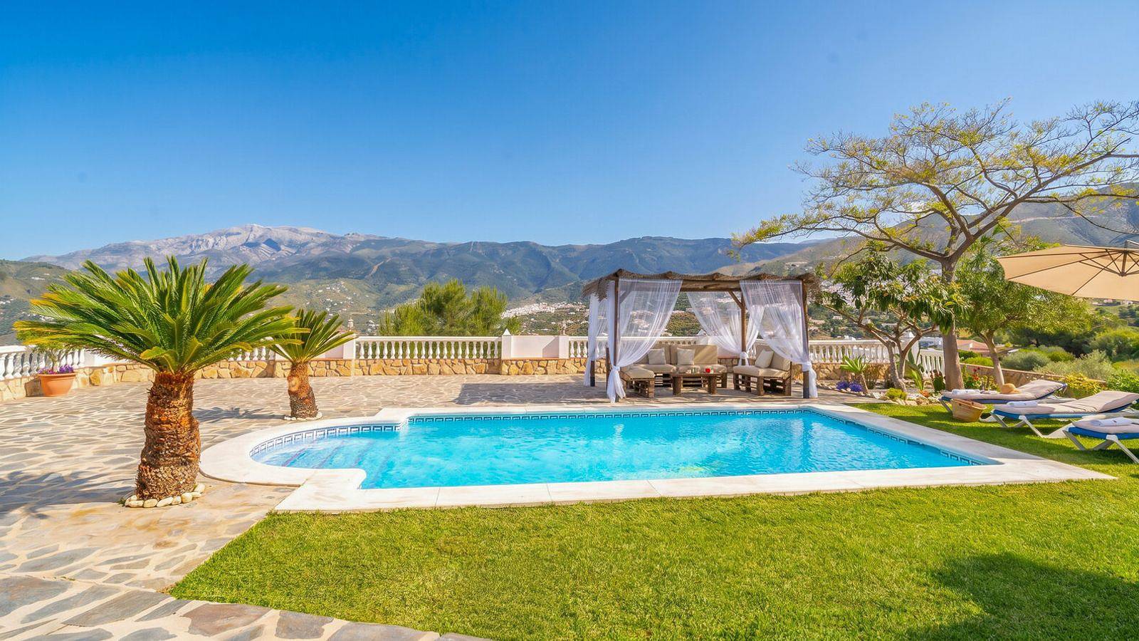 Casa vacanza a Cómpeta a partire da 131€ a notte