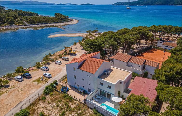 Ferienhaus für 6 Personen, mit Terrasse in Sibenik