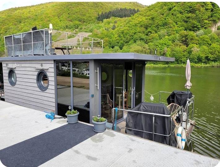 Boot für 3 Personen, mit Terrasse und Ausblick an der Mosel