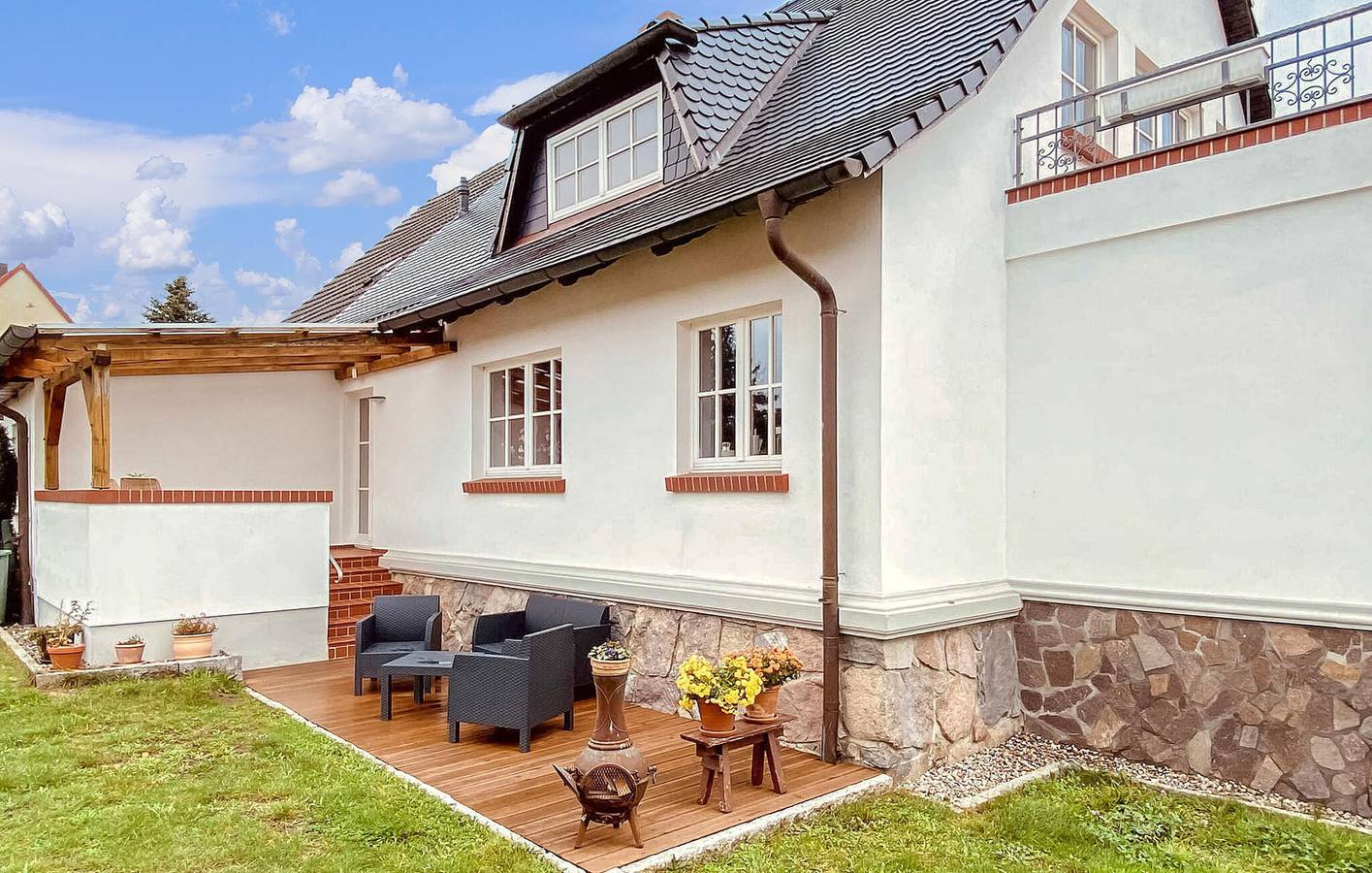 Rückzugsort am See mit Terrasse, Parkplatz und Internet in Reetzow, Benz