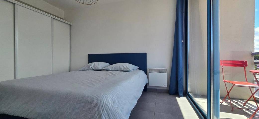 Gîte pour 4 personnes, avec terrasse ainsi que vue sur le lac et vue dans Maubuisson - 3