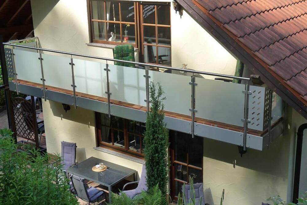 Double Room Balcony - Privatzimmer Gästehaus Heger in Annweiler am Trifels, Trifelsland