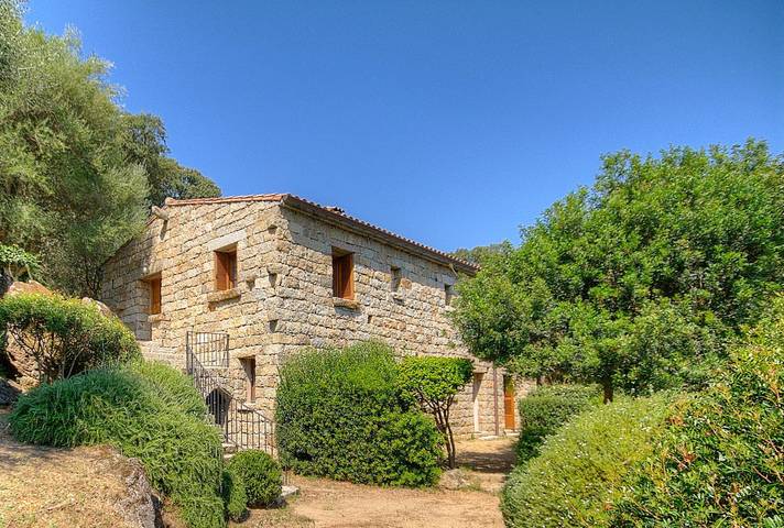 Gîte pour 8 personnes, avec Terrasse et Jardin ainsi que Piscine et Vue à Sollacaro - 2