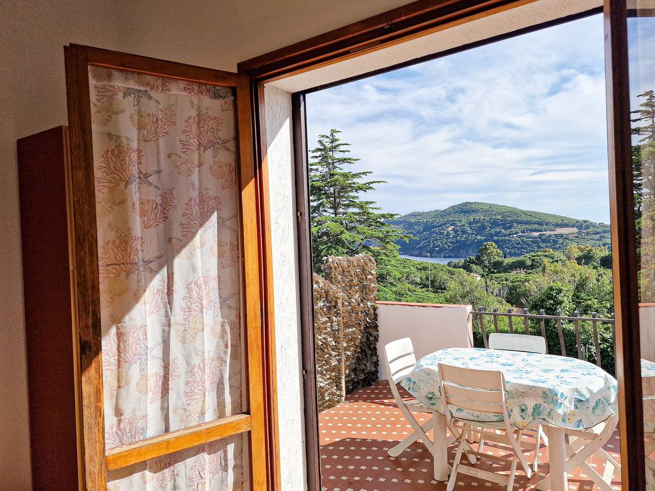 Ganze Wohnung, Ferienwohnung 'Bilo Nr 10' mit Bergblick und Gemeinschaftsgarten in Lacona, Capoliveri