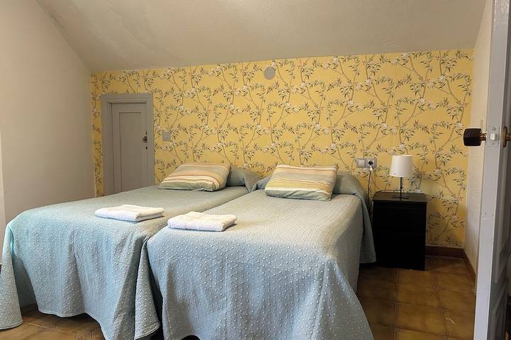 House with garden in Picos de Europa (13 beds) in Cabrales, Parc national des Pics d'Europe