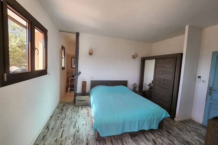 Spacious&modern villa (heated pool, spa, sea-view garden, 500m from beaches) in Sagone, Vico