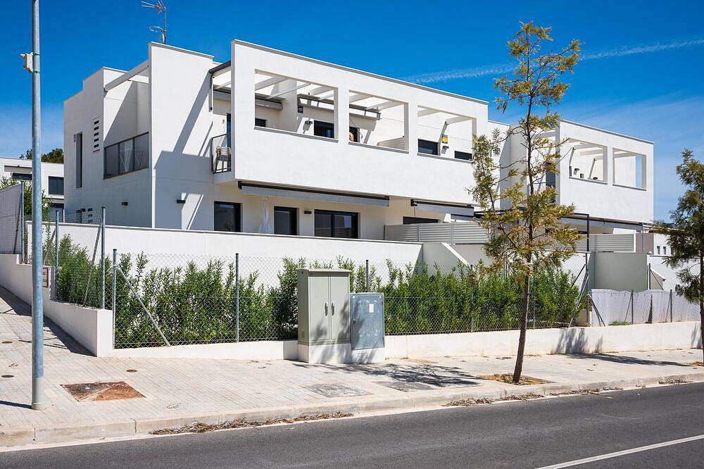 Apartamento entero, Apartamento moderno a 150m de la playa con piscina, terraza y parking en zona tranquila in Altafulla, Costa Dorada